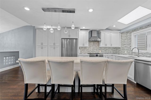 2812 Covered Bridge Road, Merrick, NY 11566