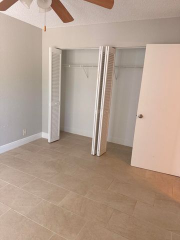 1440 LAKE CRYSTAL Drive H, West Palm Beach, FL 33411