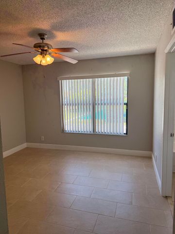 1440 LAKE CRYSTAL Drive H, West Palm Beach, FL 33411