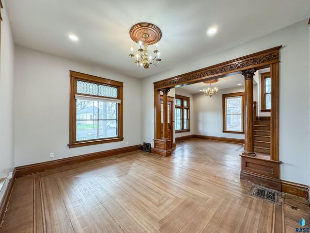 218 S Summit Ave Avenue, Sioux Falls, SD 57104