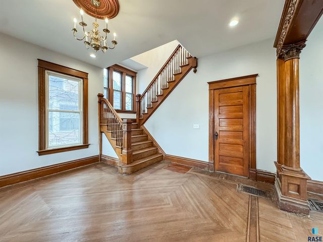 218 S Summit Ave Avenue, Sioux Falls, SD 57104