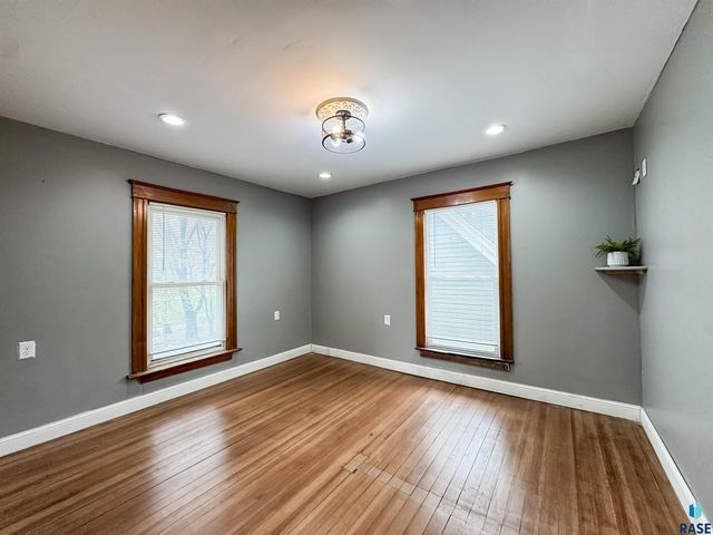 218 S Summit Ave Avenue, Sioux Falls, SD 57104