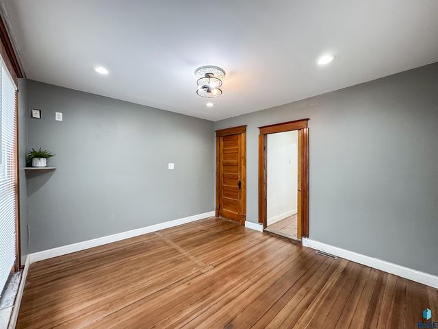 218 S Summit Ave Avenue, Sioux Falls, SD 57104