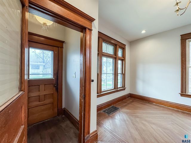 218 S Summit Ave Avenue, Sioux Falls, SD 57104
