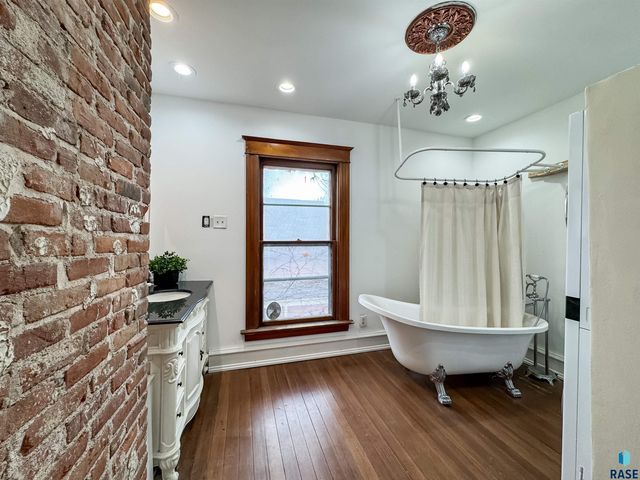 218 S Summit Ave Avenue, Sioux Falls, SD 57104