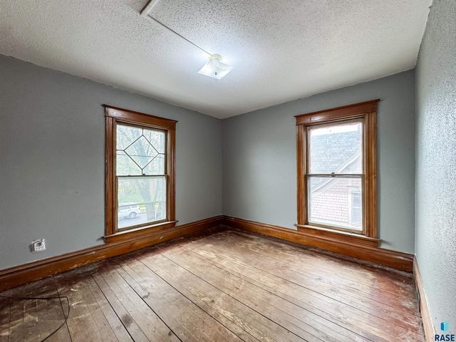 218 S Summit Ave Avenue, Sioux Falls, SD 57104