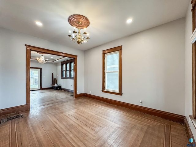 218 S Summit Ave Avenue, Sioux Falls, SD 57104
