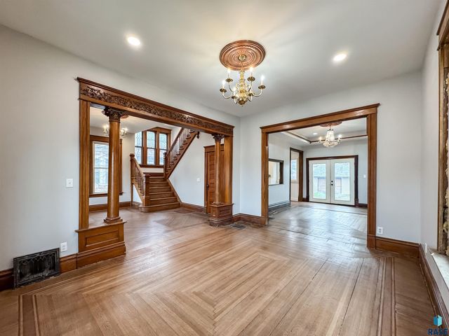 218 S Summit Ave Avenue, Sioux Falls, SD 57104