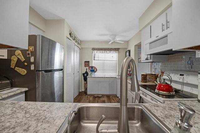 6936 Huntington Lane 204, Delray Beach, FL 33446