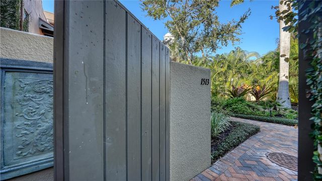 1513 OAK STREET 18, Sarasota, FL 34236