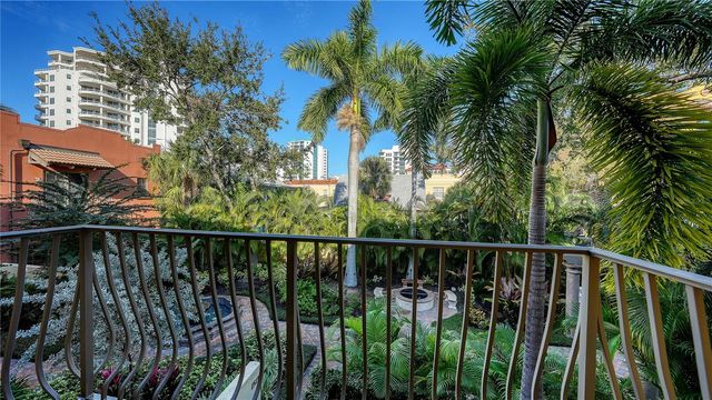1513 OAK STREET 18, Sarasota, FL 34236