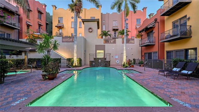 1513 OAK STREET 18, Sarasota, FL 34236