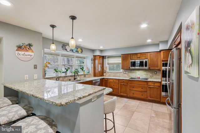 8 DARTMOUTH COURT, Marlton, NJ 08053