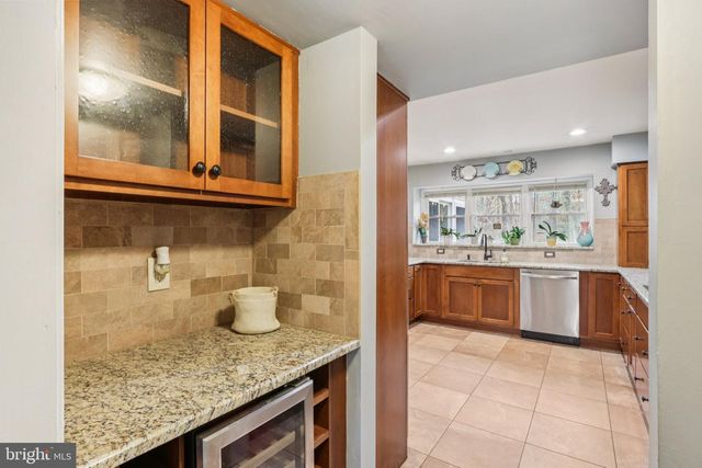 8 DARTMOUTH COURT, Marlton, NJ 08053