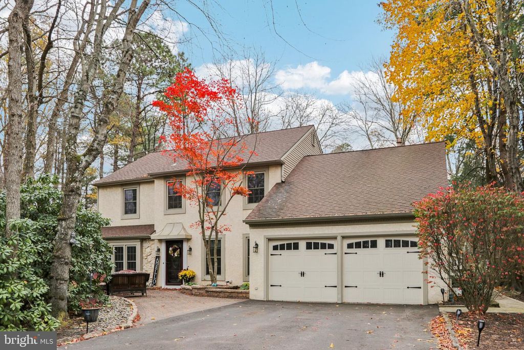 8 DARTMOUTH COURT, Marlton, NJ 08053