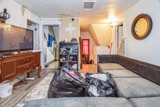 1720 W Mineral STREET, Milwaukee, WI 53204