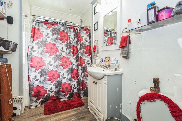 1720 W Mineral STREET, Milwaukee, WI 53204
