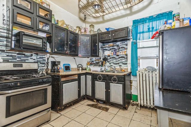 1720 W Mineral STREET, Milwaukee, WI 53204