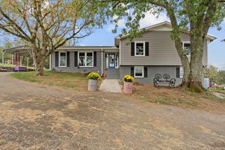 34 Clayton Ln, Fayetteville, TN 37334