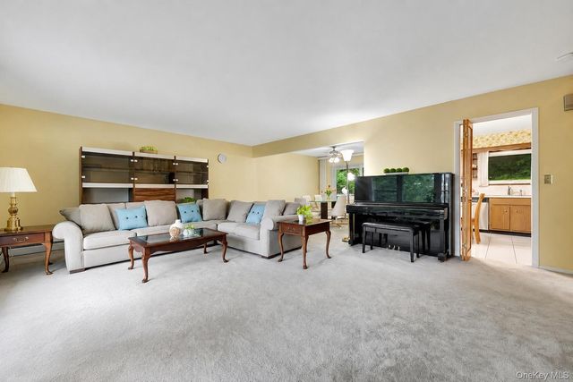 247 S Healy Avenue, Scarsdale, NY 10583