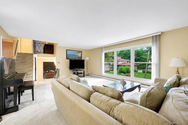 247 S Healy Avenue, Scarsdale, NY 10583