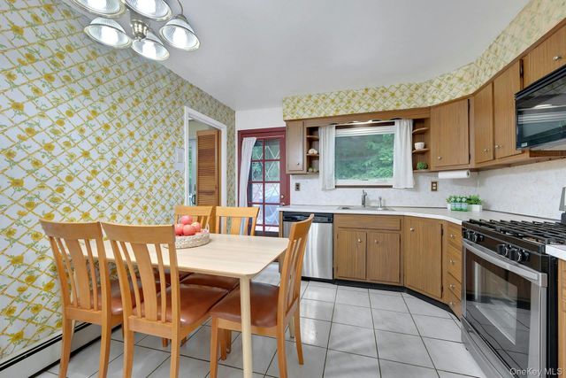 247 S Healy Avenue, Scarsdale, NY 10583