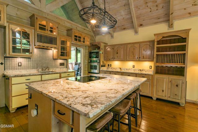 4482 Whetstone Road, Sevierville, TN 37862