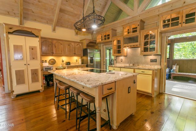 4482 Whetstone Road, Sevierville, TN 37862