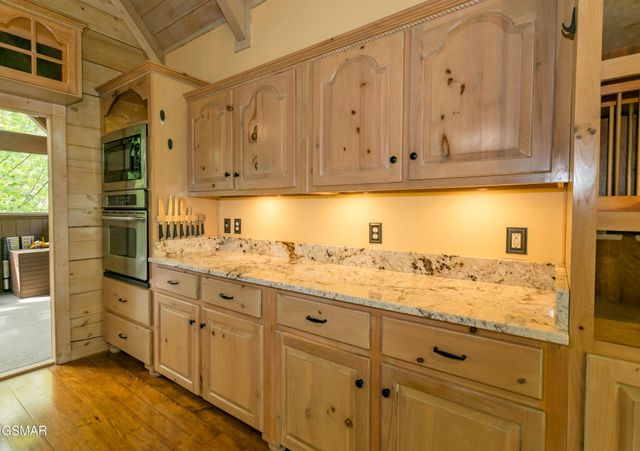 4482 Whetstone Road, Sevierville, TN 37862