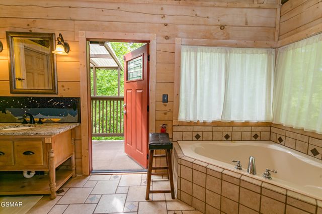 4482 Whetstone Road, Sevierville, TN 37862