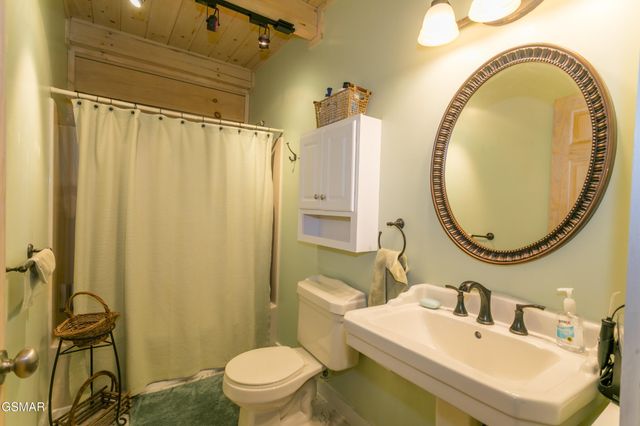 4482 Whetstone Road, Sevierville, TN 37862