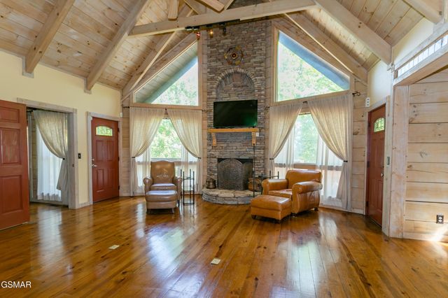 4482 Whetstone Road, Sevierville, TN 37862
