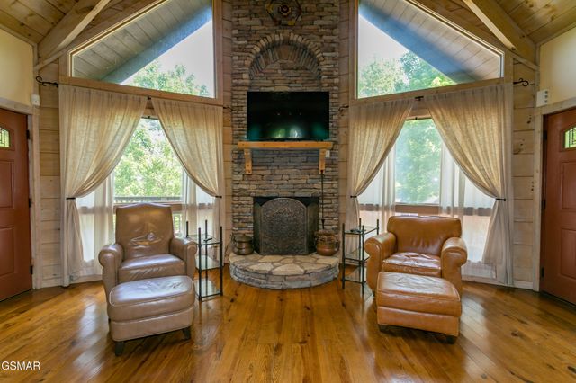 4482 Whetstone Road, Sevierville, TN 37862