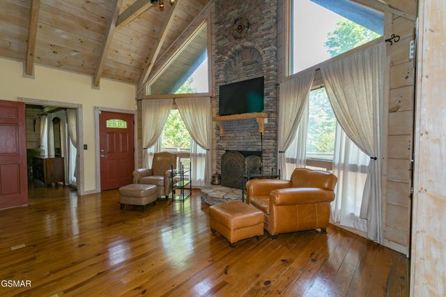 4482 Whetstone Road, Sevierville, TN 37862