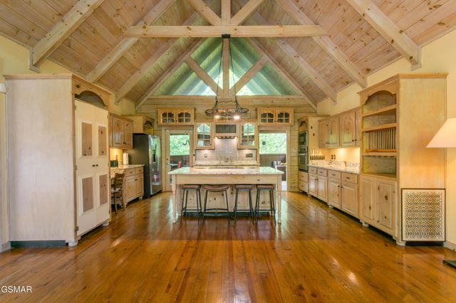 4482 Whetstone Road, Sevierville, TN 37862