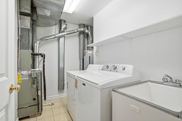 2711 Georgetowne Drive B2, Highland, IN 46322