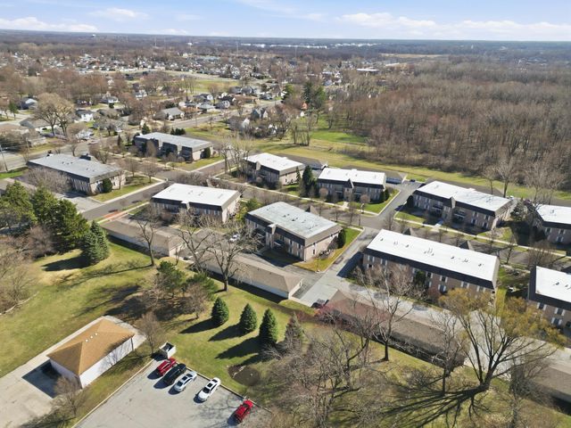 2711 Georgetowne Drive B2, Highland, IN 46322