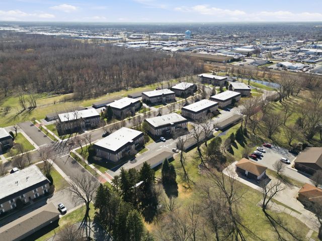 2711 Georgetowne Drive B2, Highland, IN 46322