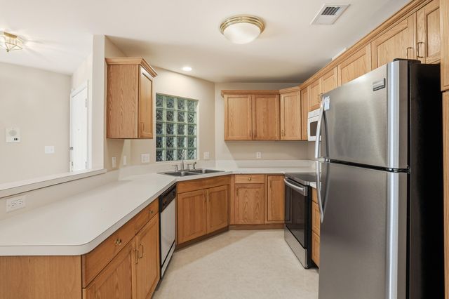 2711 Georgetowne Drive B2, Highland, IN 46322