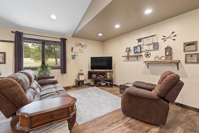 24568 SADDLEBACK DR, Hermosa, SD 57744