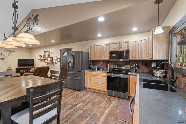24568 SADDLEBACK DR, Hermosa, SD 57744
