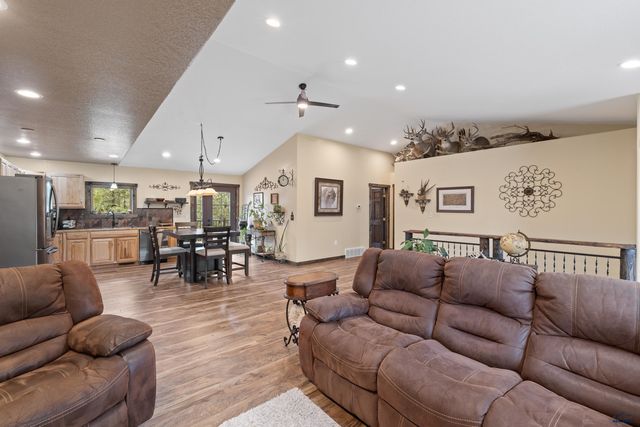 24568 SADDLEBACK DR, Hermosa, SD 57744