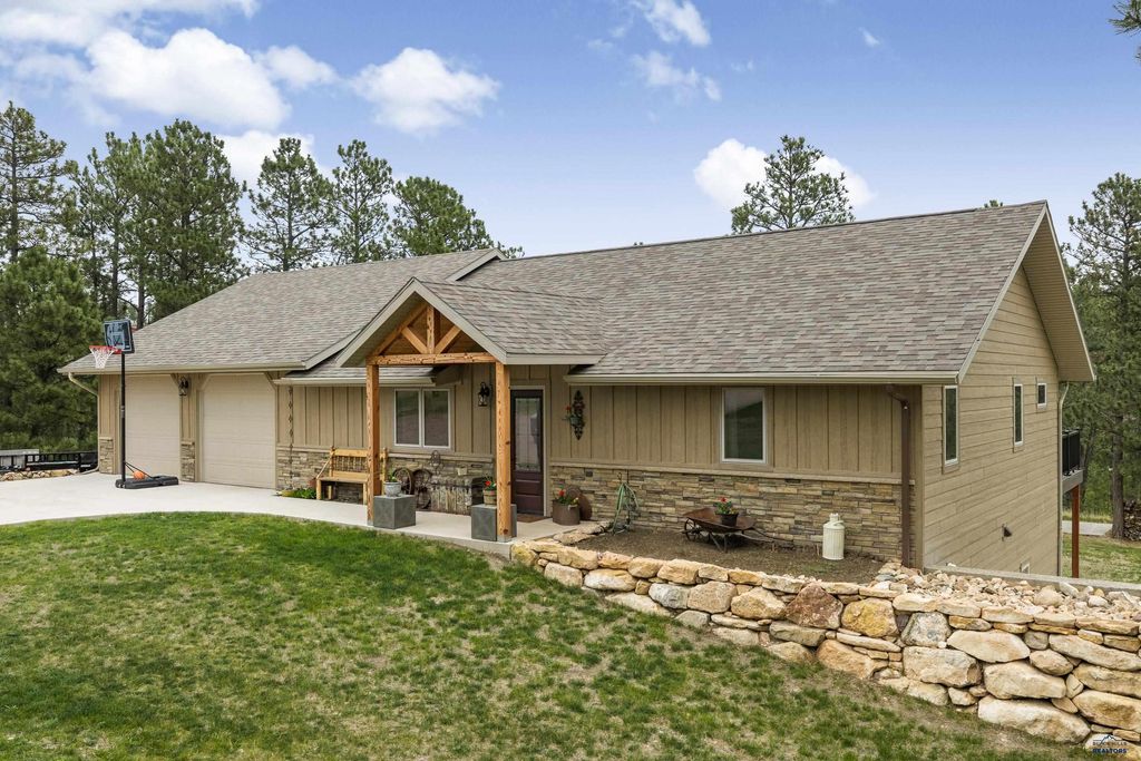 24568 SADDLEBACK DR, Hermosa, SD 57744