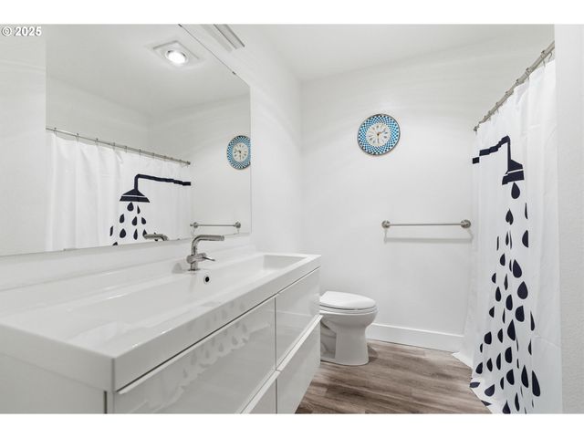 303 Nw Uptown Ter 2B, Portland, OR 97210