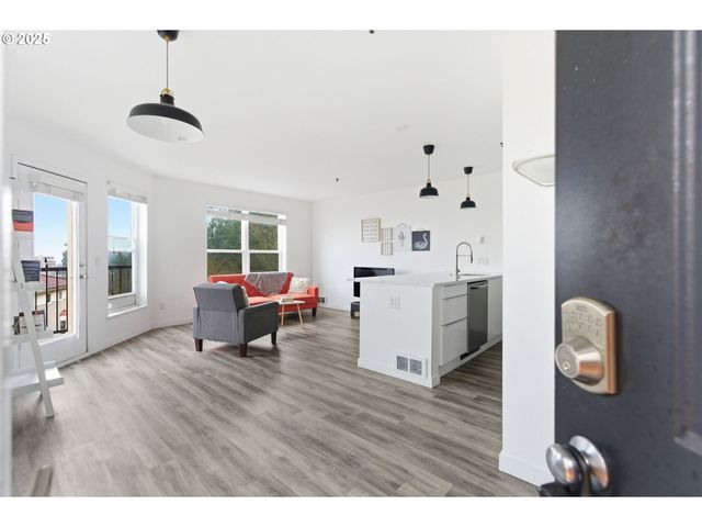 303 Nw Uptown Ter 2B, Portland, OR 97210
