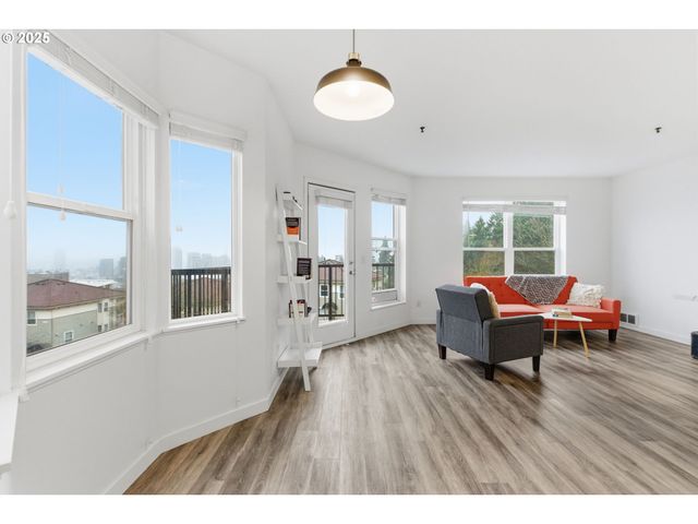 303 Nw Uptown Ter 2B, Portland, OR 97210