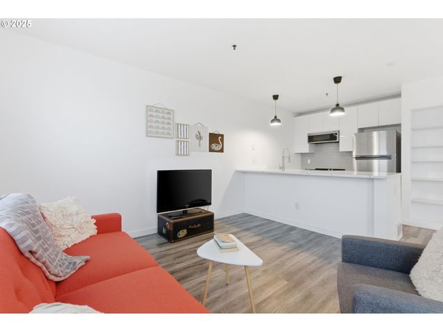 303 Nw Uptown Ter 2B, Portland, OR 97210