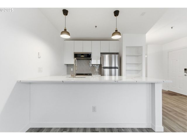 303 Nw Uptown Ter 2B, Portland, OR 97210