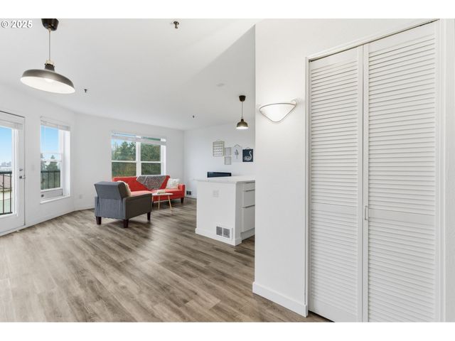 303 Nw Uptown Ter 2B, Portland, OR 97210