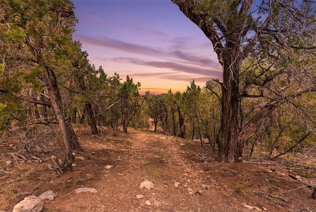 600 N Angel Light DR, Spicewood, TX 78669